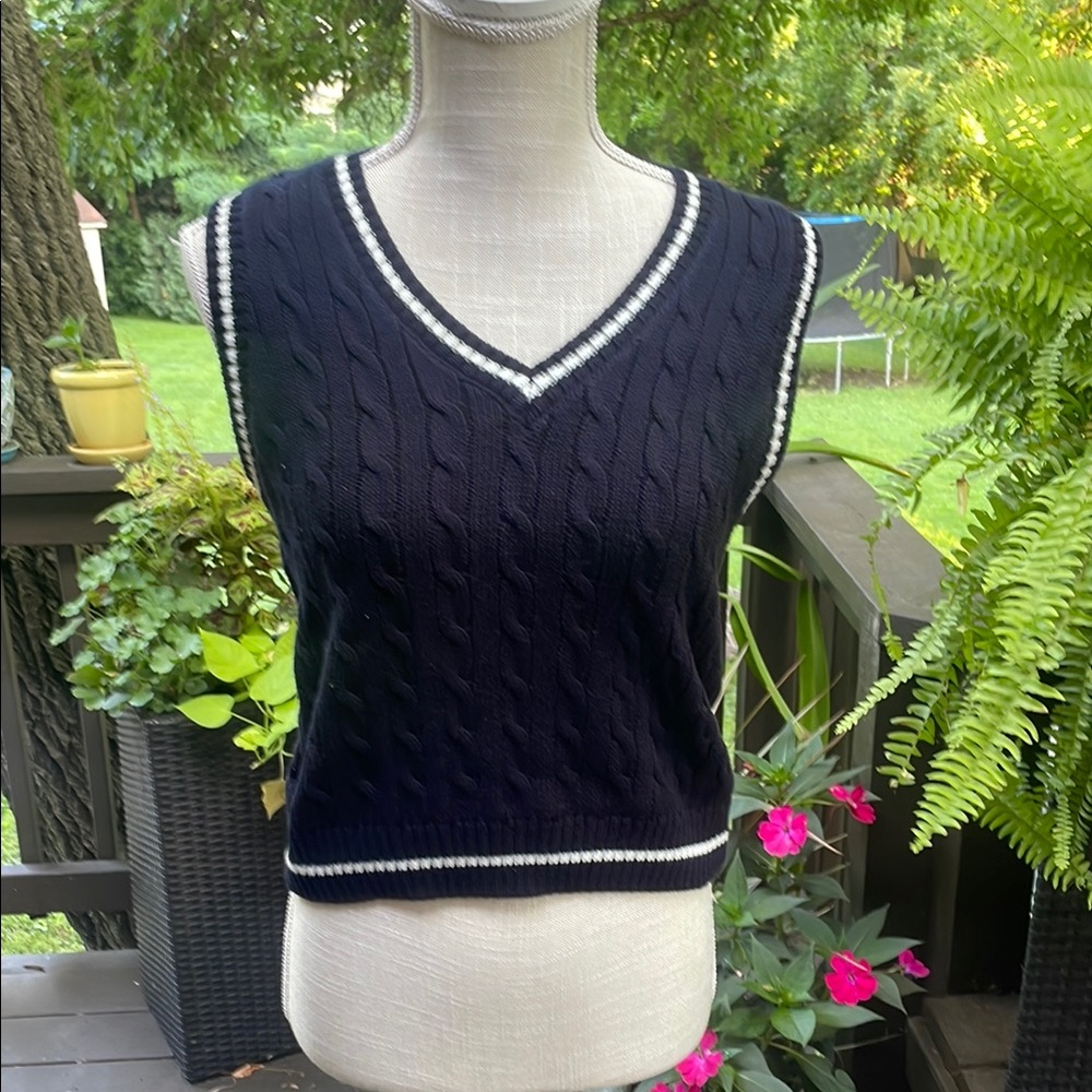 Brandy Melville Navy Cable Knit Sleeveless Sweater Vest